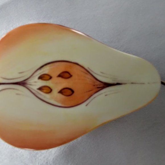 Vintage Limoges Half Pear Trinket Box Hand Painted Porcelain Collectible Unique - Picture 2 of 5
